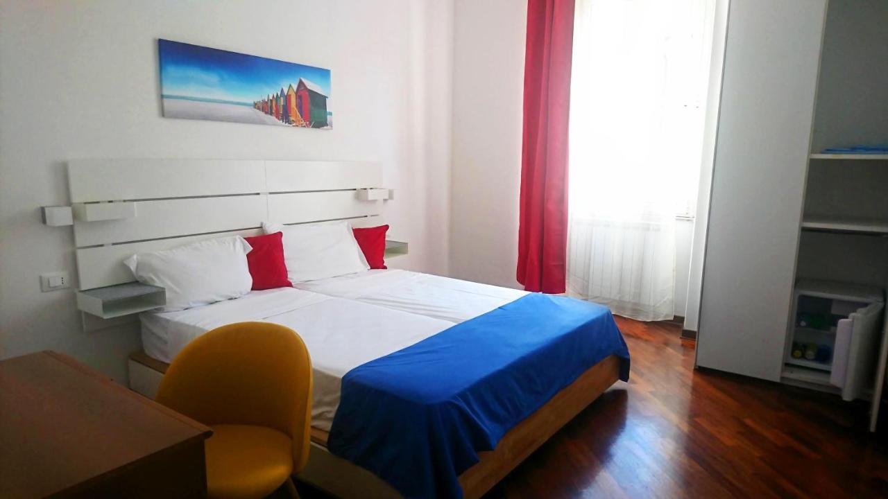 Stanza Con Bagno Ed Accesso Privati Hotel Trieste Bagian luar foto